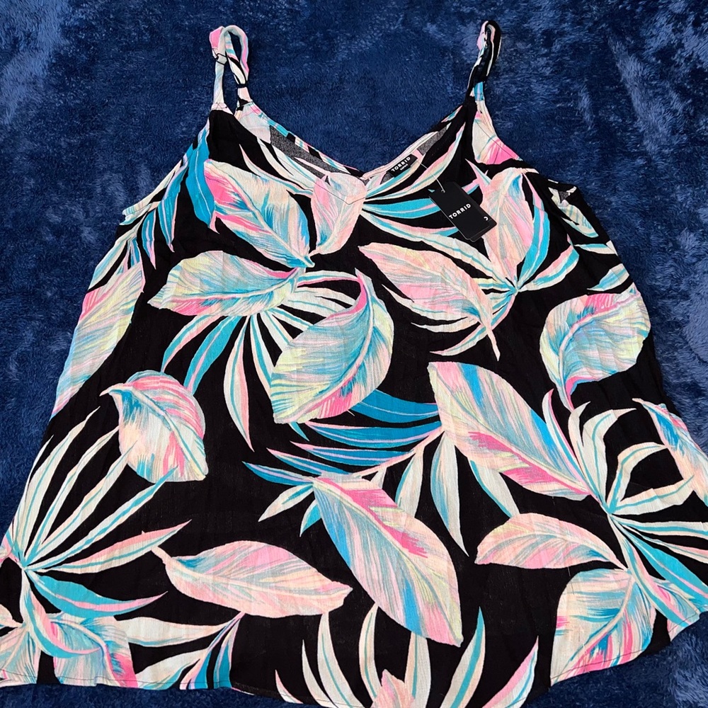 Torrid Tank size 2 NWT